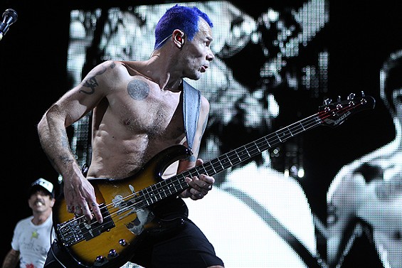 Red Hot Chili Peppers @ the Staples Center – OC Weekly