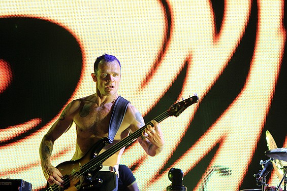 Red Hot Chili Peppers @ the Staples Center – OC Weekly