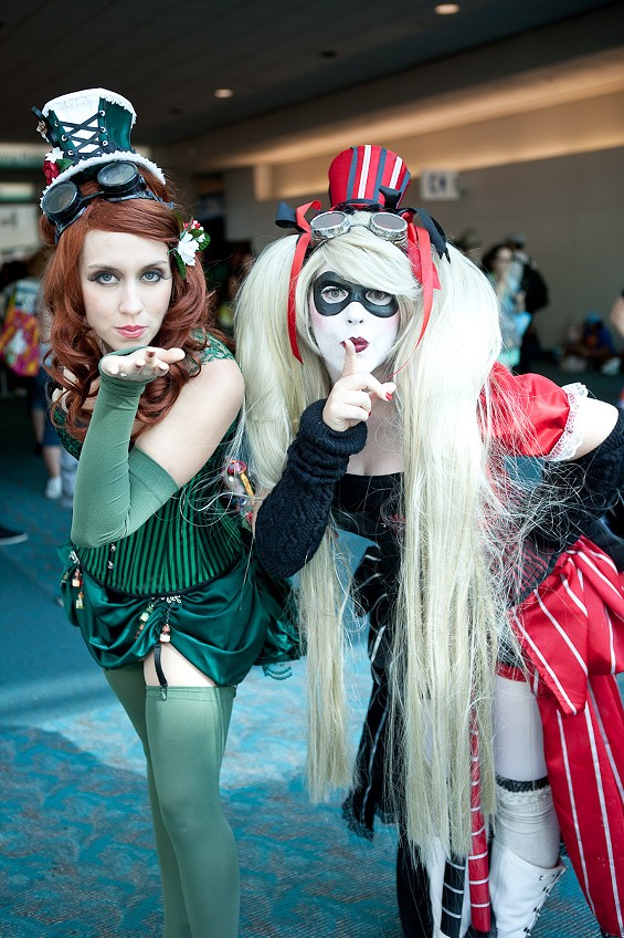 Ladies Of Batman At Comic-con – Oc Weekly